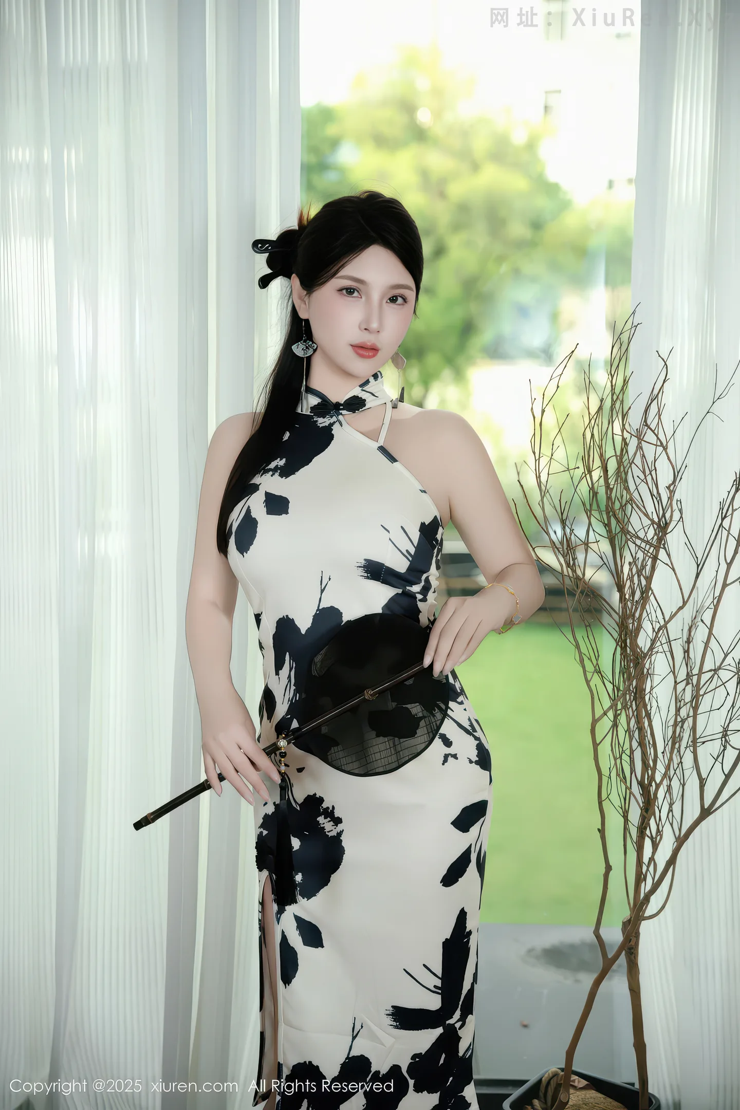 图片[6]-[XiuRen秀人网] VOL.10989 模特小蛮妖Yummy性感白色旗袍露白色内衣秀完美身材诱惑写真70P-秀人网官方网站